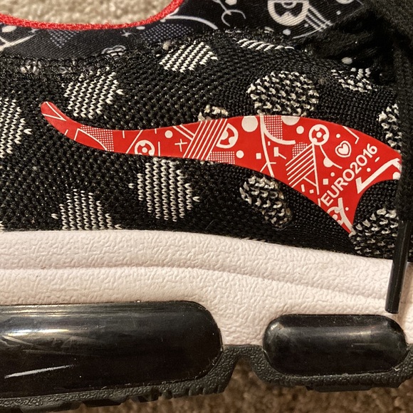 Onemix Black and Red Sneaker Size 6.5 - Picture 2 of 8